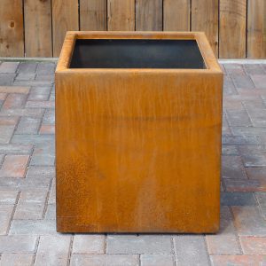 Rockingham Cube Planter - Image 2