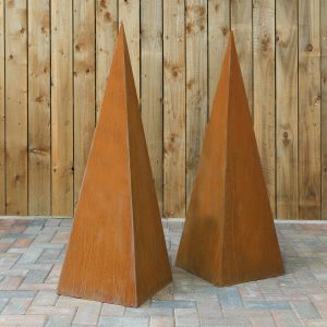Medbourne Outdoor Obelisk Sculpture - Image 3